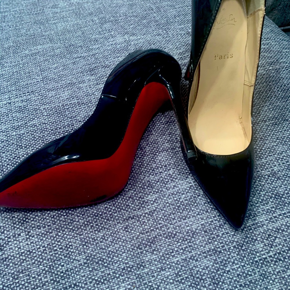Christian Louboutin size 41. Awesome pumps.